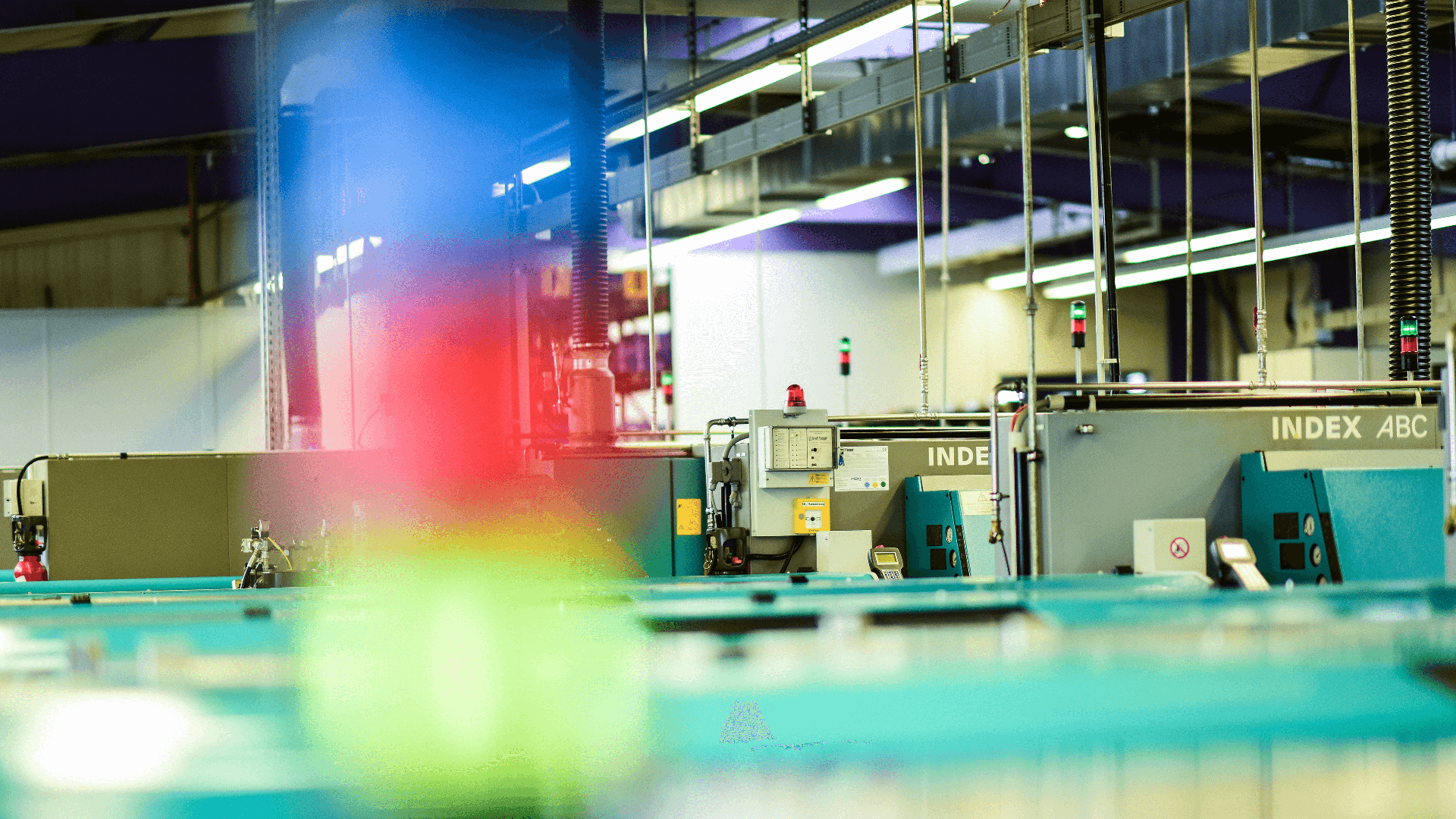 Blick in die Fertigung mit INDEX Drehautomaten neuester Generation